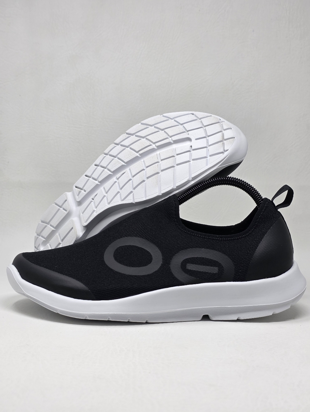 Oofos OOmg Sport LS Men's Slip On Shoes White Black US Size 10 5086-WHT/BLK New